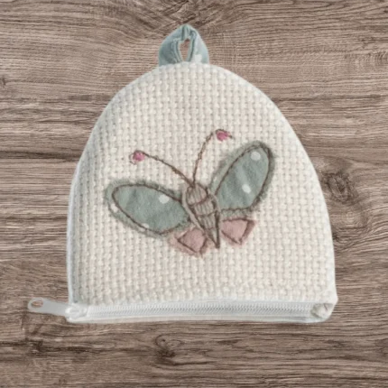 Μπομπονιέρα Βάπτισης Πουγκί με Κέντημα Πεταλούδα – Ρομαντική & Οικολογική